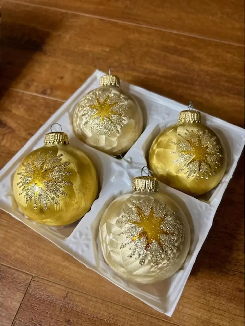 Vintage Santa's World Glass Christmas Ornaments Set of 4